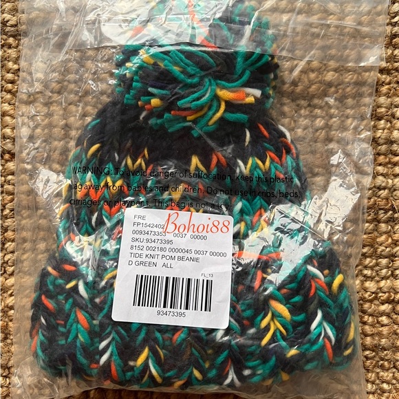 NEW Free People Tide Knit Pom Beanie - Picture 8 of 9
